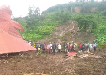 Breaking: Landslides sweeps villages in Bulambuliscores trapped down