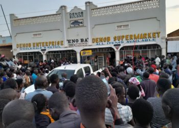 TYCOON HANGS SELF IN HIS MANSION IN APAC