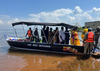 Minister Babalanda commissions speed boat for Buvuma RDC’s office