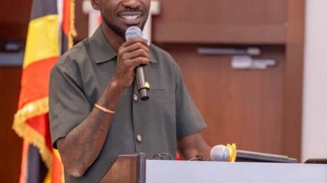 How Bobi Wine embarrassed Uganda’s opposition as he failed to 𝗔𝗿𝘁𝗶𝗰𝘂𝗹𝗮𝘁𝗲 𝗜𝘀𝘀𝘂𝗲𝘀 𝗼𝗳 𝗡𝗮𝘁𝗶𝗼𝗻𝗮𝗹 𝗜𝗺𝗽𝗼𝗿𝘁𝗮𝗻𝗰𝗲 to US 𝗦𝘁𝗮𝘁𝗲 𝗗𝗲𝗽𝗮𝗿𝘁𝗺𝗲𝗻𝘁 𝗢𝗳𝗳𝗶𝗰𝗶𝗮𝗹𝘀 leavening his American promoters a𝘀𝘁𝗼𝘂𝗻𝗱𝗲𝗱