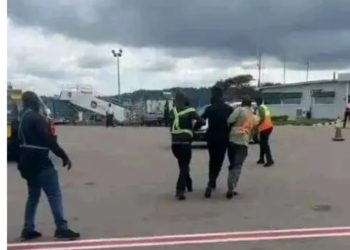 Video: Here is how commandos picked up Bobi Wine upon arrival at Entebbe airport