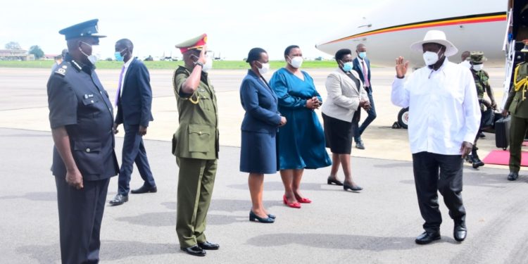 President Museveni back to Uganda after a 2-day working visit to UAE 