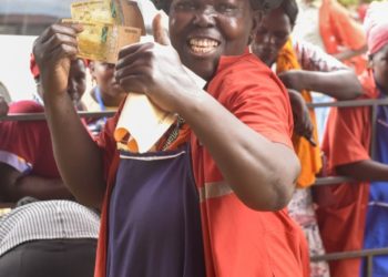 H.E Museveni supports Luwero vendors with additional capital