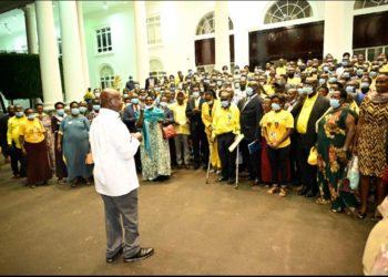 PRESIDENT MUSEVENI RE-EMPHASIZES FOUR-ACRE MODEL AS HE MEETS FARMERS FROM WESTERN UGANDA