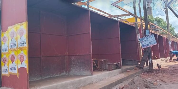 Jinja city authorities order for removal of kiosks installed in alleys