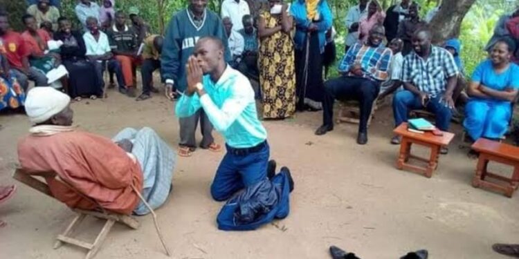 Kayunga Deputy RDC Warns Politicians Against Kneeling Before Voters