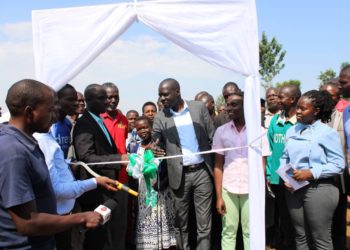 Namayingo DRDC irked by shoddy works by contractor, cancels commissioning of Govt Project