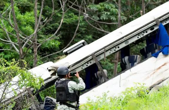 18 killed as bus carrying foreign migrants crashes