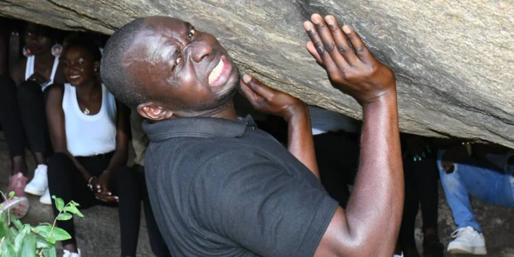 GOSSIP EYE: NBS TV Chief fails to climb Kagulu rock, turns attention to attractive Busoga Miss Toursim contestants