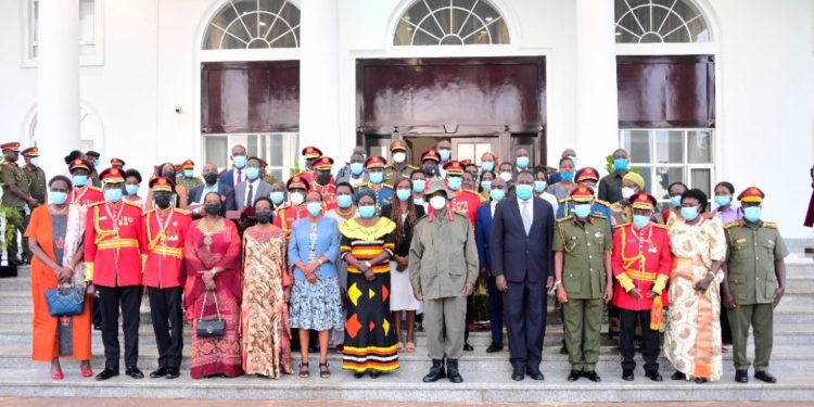 “INVEST YOUR RETIREMENT PACKAGE WISELY”- SAYS H.E GEN. MUSEVENI AS HE RETIRES 11 ARMY GENERALS