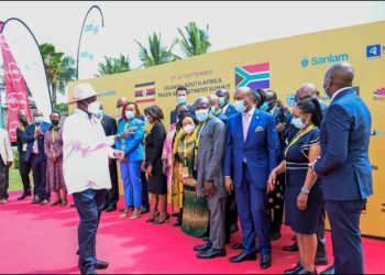 “WE SHOULD WORK TOGETHER TO BUILD A STRONG ECONOMY” – PRESIDENT MUSEVENI WOOS SOUTH AFRICAN INVESTORS